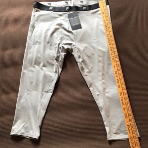 Fabletics Mens Base Layer 3/4 Tights silver color new with tags